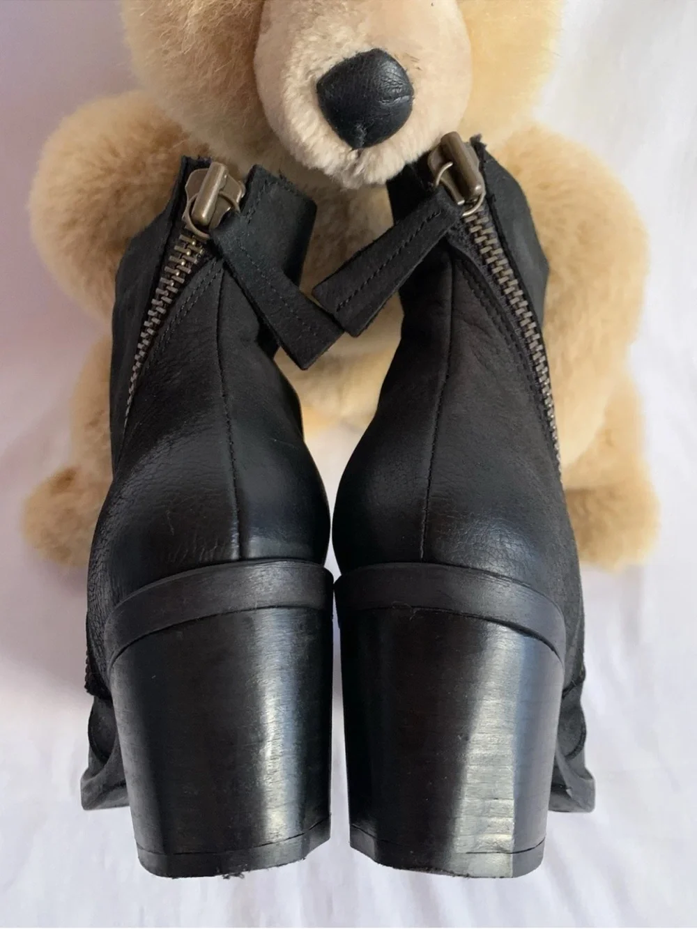 EUC ETHEM BLACK LEATHER SIDE ZIP CHUNKY HEEL ANKLE BOOTIES WOMENS EU36/US 5.5-6M